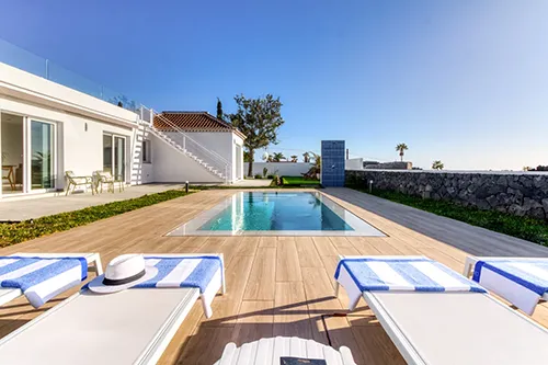 Villa Veni - La Palma - Tazacorte - Piscina con tumbonas